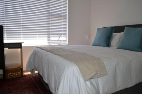 2 Kiaat Suites